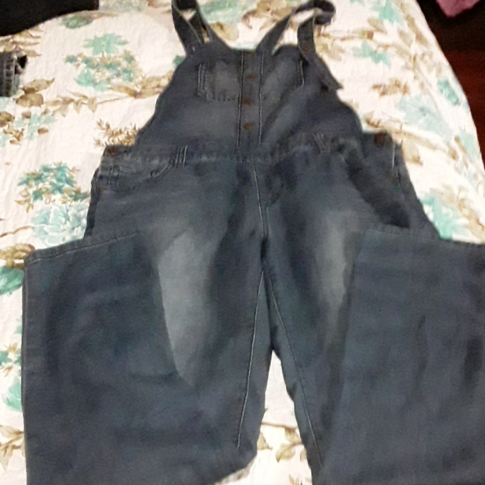 Vintage summer overalls. Adorable🤩
